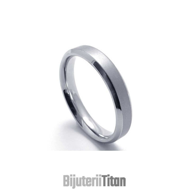 Design Modern, Strălucire A Culorilor Pentru Un Inel De Titan Cu O Poveste Lungă Design Modern, Strălucire A Culorilor Pentru Un Inel De Titan Cu O Poveste Lungă