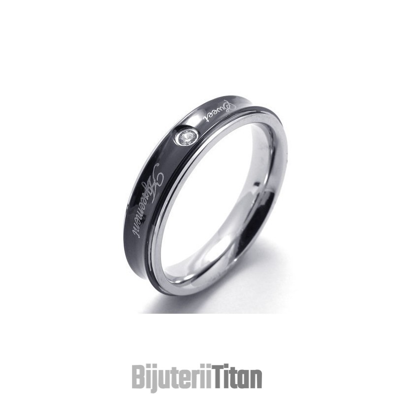 Inel De Titan De Înaltă Calitate, Cu Design Iscusit Și Strălucire A Culorilor Inel De Titan De Înaltă Calitate, Cu Design Iscusit Și Strălucire A Culorilor