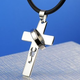 Colier Cu Pandantiv Cruce Din Titan Regele Scorpion