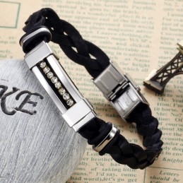 Brățară Din Piele De Titan Cu Stras, Se Vinde Bine În Toată Lumea