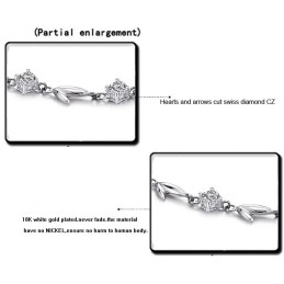 Cunoscută Pentru Brățara Sa De Titan Placată Cu Platină, În Formă De Frunză Feminină, De Calitate Superioară, Cu Strasuri.
