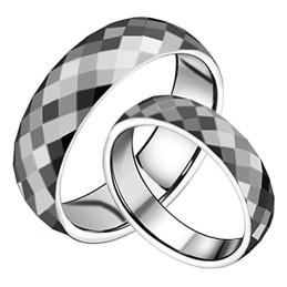 Cunoscut Pentru Inelul Său Ceramic Din Tungsten De Calitate Superioară Pentru Îndrăgostiți