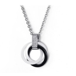 Cunoscut Pentru Colierul Său Din Ceramică De Tungsten Alb-Negru De Calitate Superioară