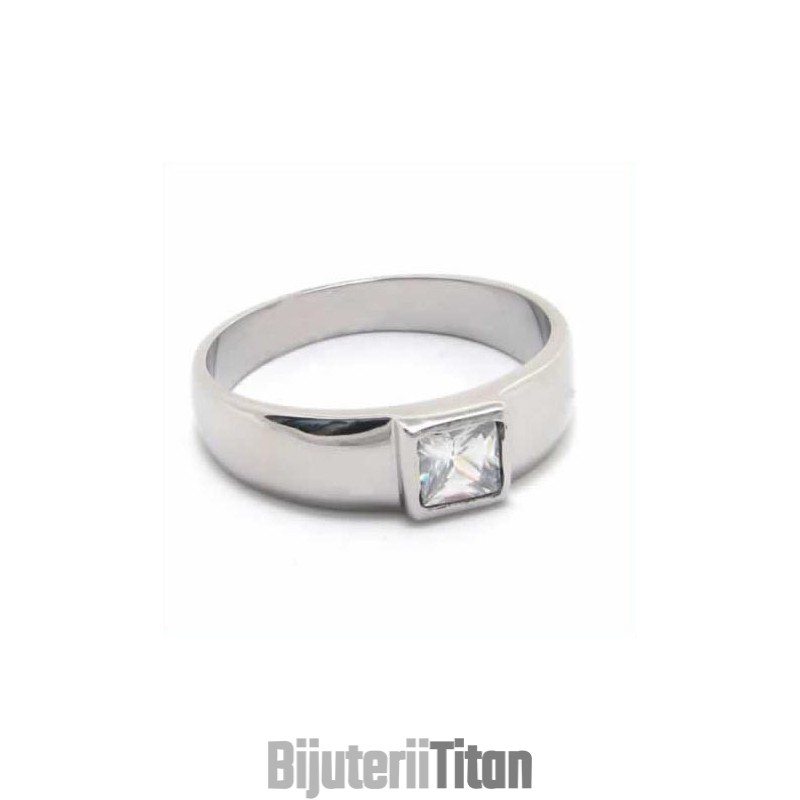 Inel De Titan Cu Diamante De 6 Mm Și Incrustații De Culoare Verde Închis Inel De Titan Cu Diamante De 6 Mm Și Incrustații De Culoare Verde Închis