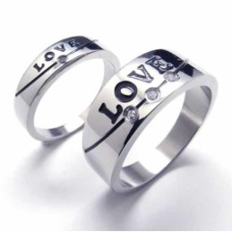 Inel De Titan Cu Incrustații De 5 Mm, Încrustat Cu Diamante Love