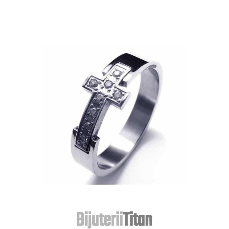 Inel Unisex Din Titan Cu Cruce Și Diamant De 8 Mm