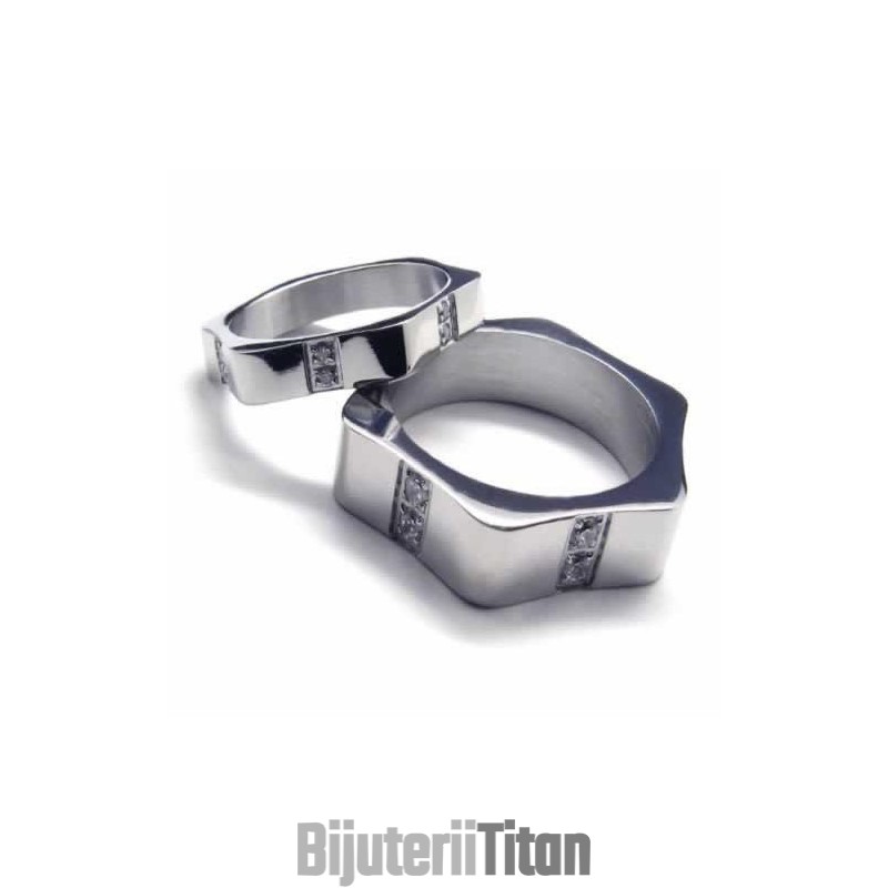 Inel De Titan Cu Diamante De 6 Mm Și Incrustații De Culoare Verde Închis
