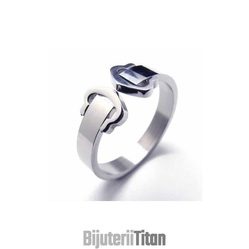 Inel Din Titan De 8 Mm Cu Inimă Legată De Inimă Inel Din Titan De 8 Mm Cu Inimă Legată De Inimă