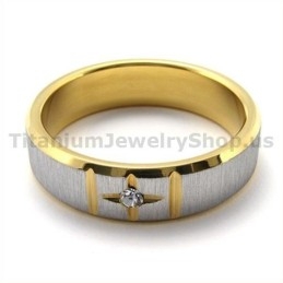 Inel Din Titan Gloden Cross Cu Diamant
