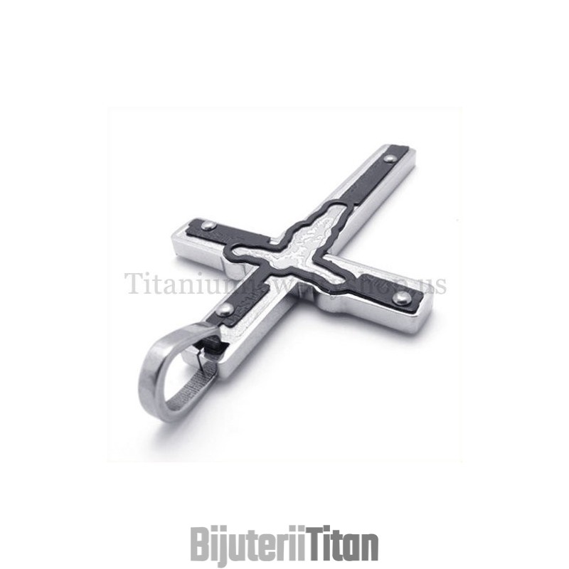 Pandantiv Cruce Din Titan Negru Cu Isus Sculptat Pandantiv Cruce Din Titan Negru Cu Isus Sculptat