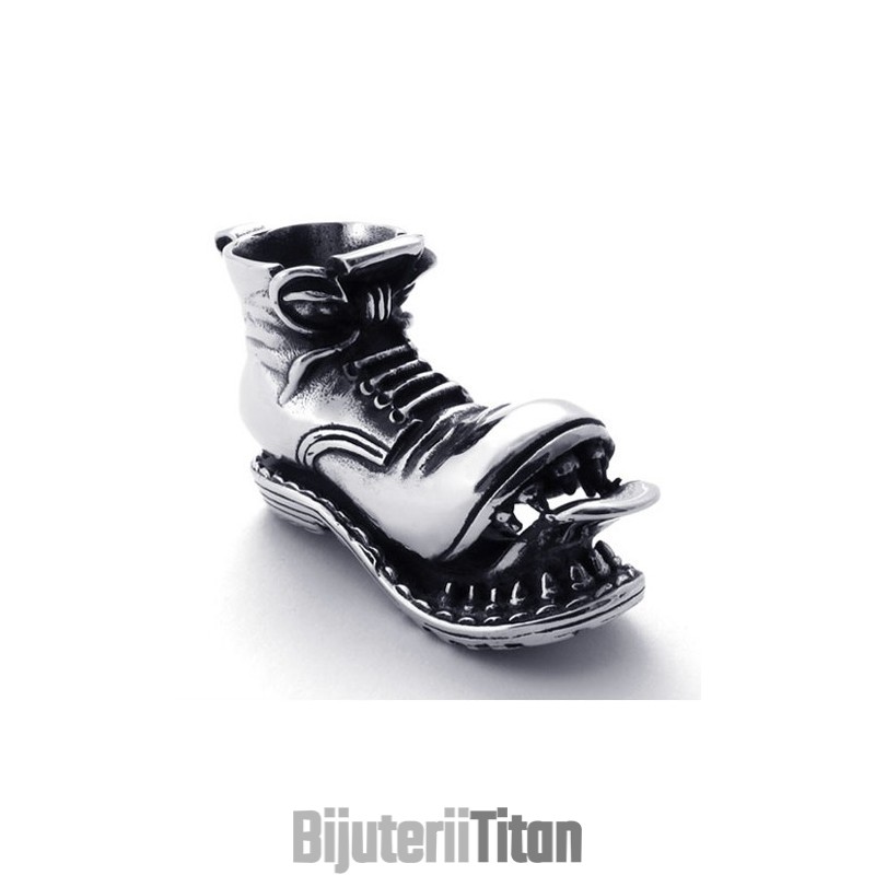 Pandantiv Din Titan Cu Pantof Rupt Pandantiv Din Titan Cu Pantof Rupt