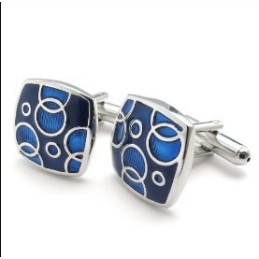 Butoni Din Titan De Calitate Superioară, Cu Tehnologie Sofisticată Și Strălucire A Culorilor