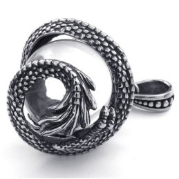 Pandantiv Din Titan De Calitate Stabilă, Cu Design Luxuriant Și Culori Delicate.