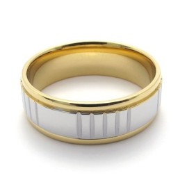 Inel De Titan Durabil În Utilizare, Fabricat Cu Măiestrie, Strălucire A Culorilor